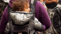 Porte-bébé Ergobaby : guide d’achat et comparatif complet